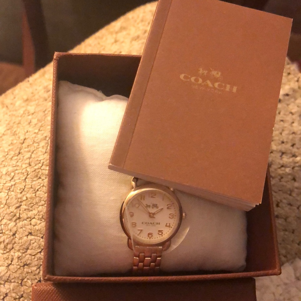 Coach Watch - Picture 3 of 3
